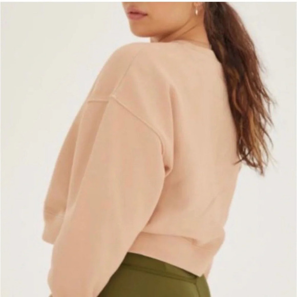 Girlfriend Collective Cropped Sweatshirt - Picture 3 of 9